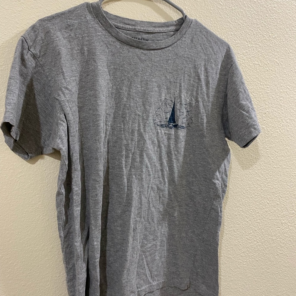 Gray men’s salty crew shirt